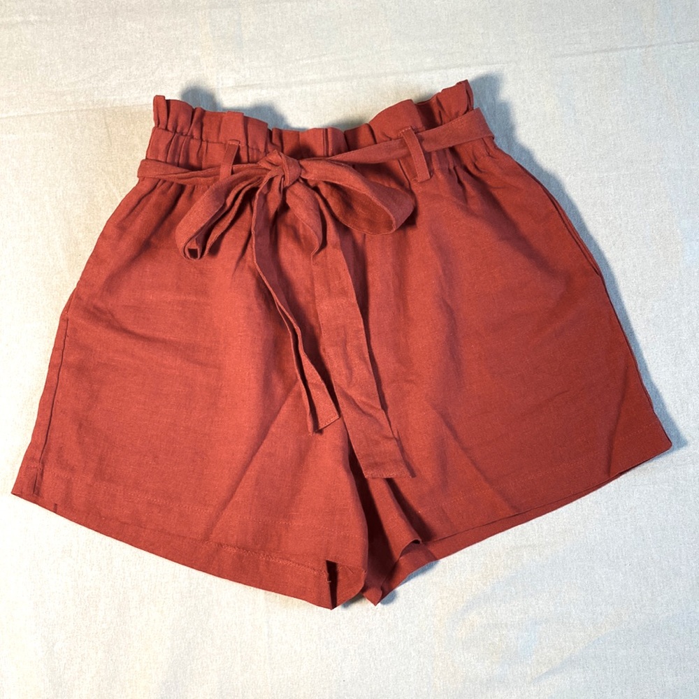 EUC Double Zero linen paper bag shorts. Size Med